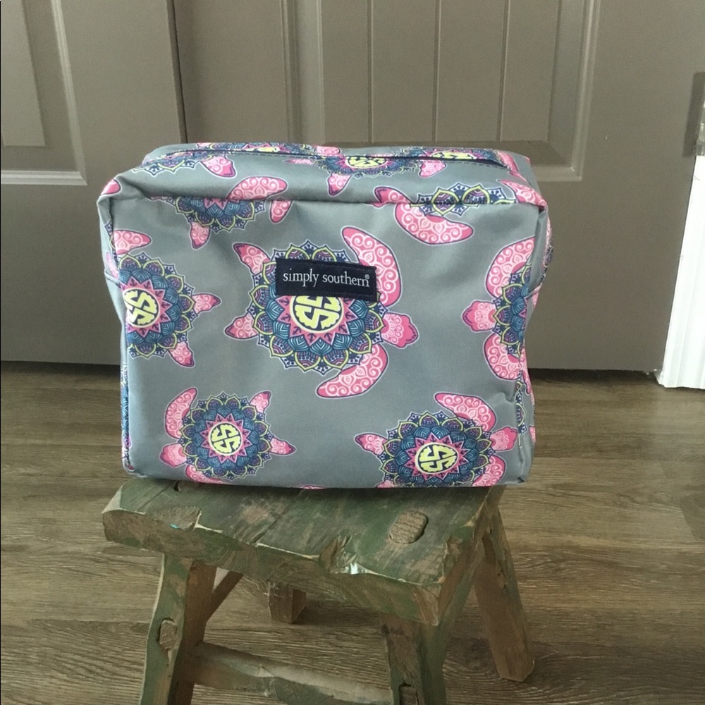 Simply Southern makeup / toiletries bag